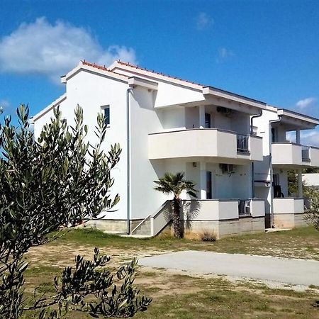 Apartment Anzotika Nin Exteriér fotografie
